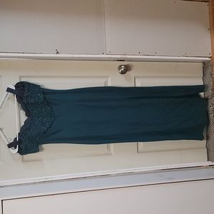 Women's size 9/10 green prom/bridesmaid dress